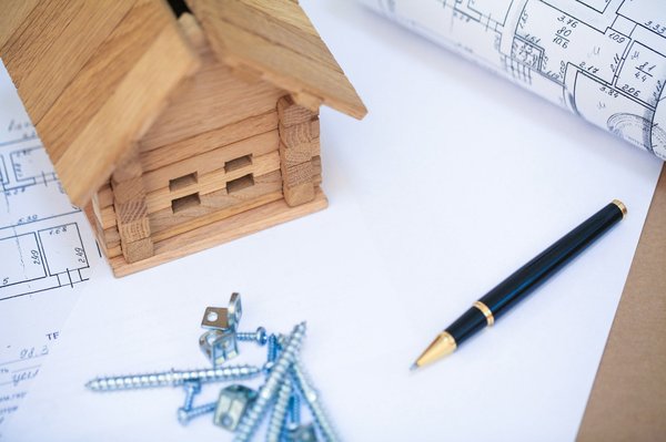 Rénovation chalet : alliez tradition et modernité en montagne